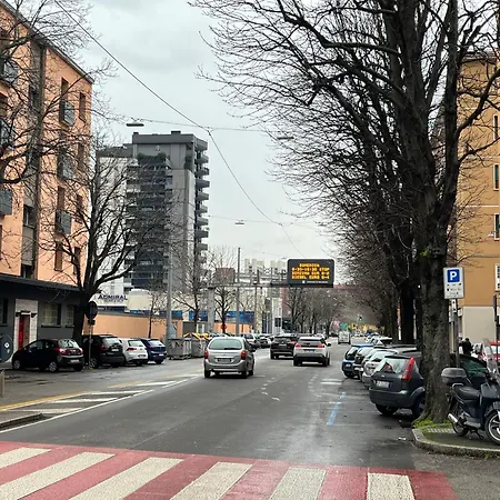Casa Meli, Ampio Bilocale Nuovo بولونيا